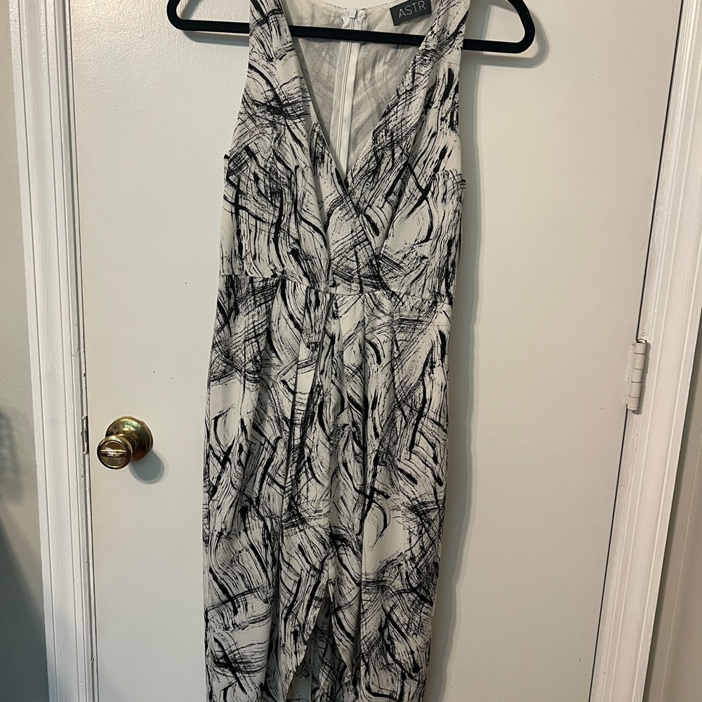 ASTR high-low black and white dress